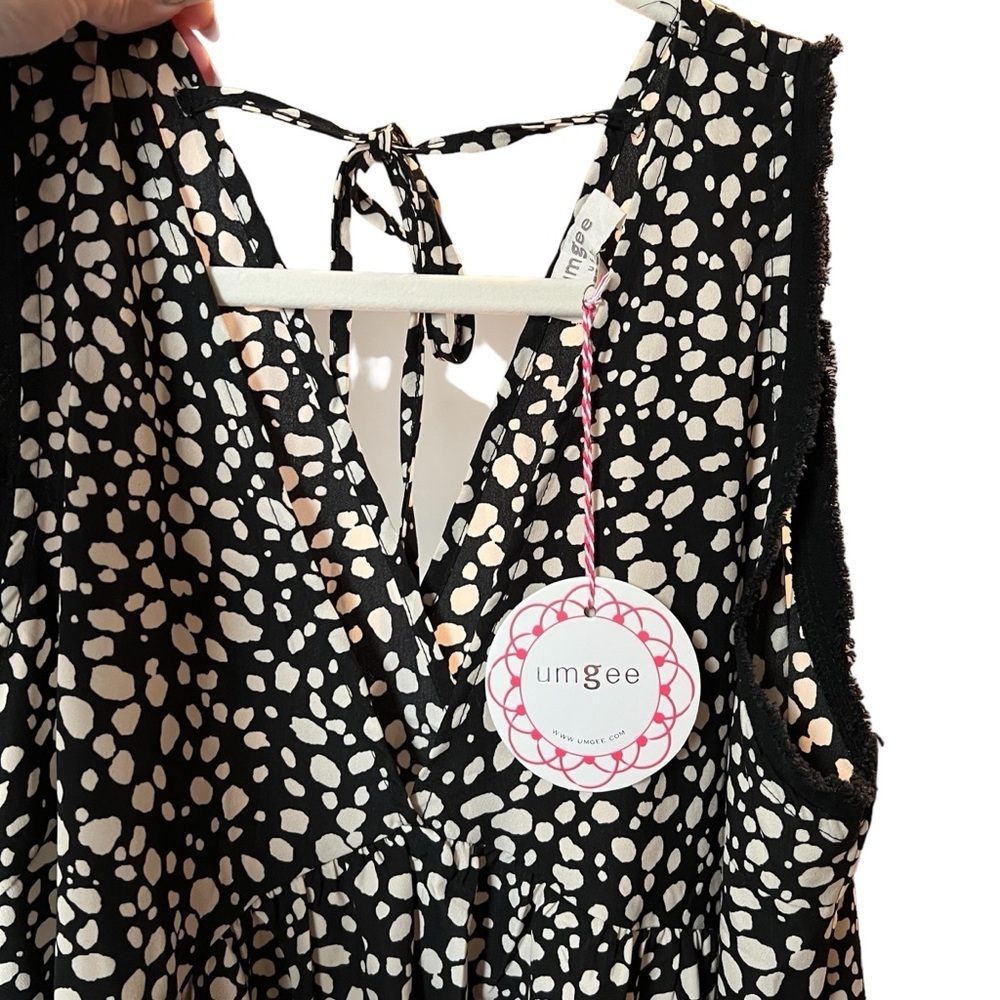 Umgee Abstract Animal Print Double V-Neck Dress Size Large - Picture 3 of 5